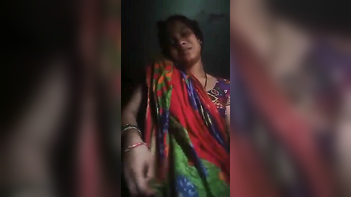 Filthy Bhabi Talks on Phone, Strips, and Fingers Herself in Leaked MMS Video.