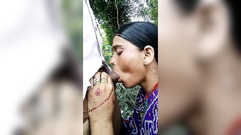 Filthy Dehati Wife Greedily Sucking Cock Outdoors - Raw Indian Porn Tube Video
