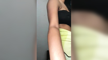 This Naughty Desi Teen Flaunt Her Tight, Juicy Body and Get Wild on Camera!
