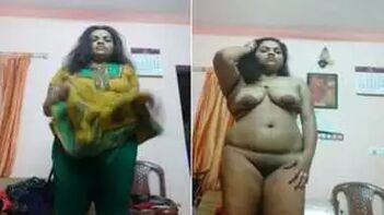 This Horny Indian Milf Flaunt Her Massive Tits On Camera - Big Boobs Porn.