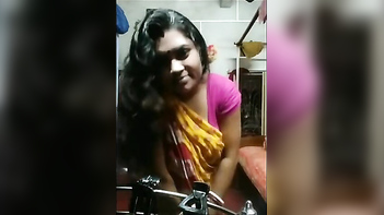 Babe With Seductive Eyes Grinds Wildly On Cam For XXX Instagram Fame