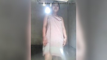 Desi Chick Stripping Naked, Flaunting Big Tits - Hot Indian Porn Tube Action