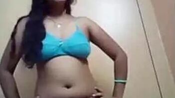 Indian Babe Strips Down After Work, Flashing Her Juicy Boobies and Pussy