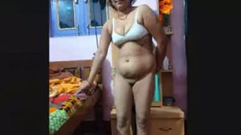 Hot Bhabhi Gets Nailed Hard by Hubby in Steamy Indian Porn Clip.