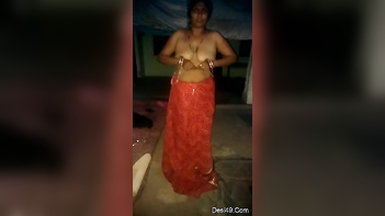 Old Aunty Strips and Young Man Films Her Naked - Indian Porn Tube Action