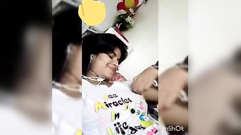 Hot Desi College Girl Squirts Live on Indian Porn Tube Video.