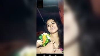 Mallu Aunty Shows Off Her Juicy Nipples in Steamy Nude Porn Video Call