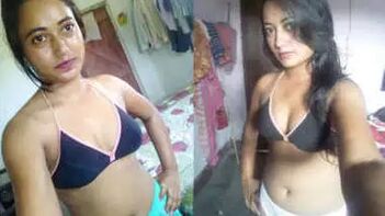Desi Babe Flaunts Her Juicy Titties and Fucks Her Pussy Hard