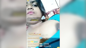 Desi Babe Shows Off Her Juicy Hooters With Dark Nipples In Public Sex Broadcast