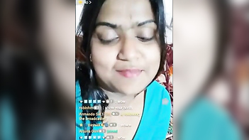 Desi Babe Shows Off Her Juicy Hooters With Dark Nipples In Public Sex Broadcast