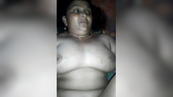 Hot Indian Plump Pussy Gets Pounded Hard in Mature Indian Porn Video.