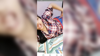 Hot Desi Babe Squirts Hard in Live Indian Porn Show - Watch Now!