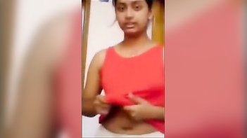Desi Bitch Flashes XXX Tits on Command - Hardcore Indian Sex Tube Action.