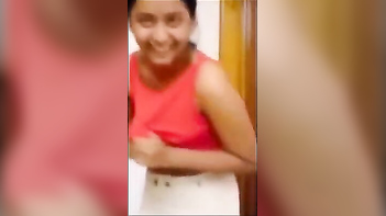Desi Bitch Flashes XXX Tits on Command - Hardcore Indian Sex Tube Action.