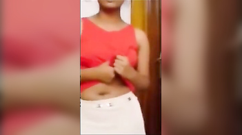 Desi Bitch Flashes XXX Tits on Command - Hardcore Indian Sex Tube Action.