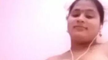 Horny Telugu Aunty Furiously Finger Fuck Herself and Fondle Her Big Tits.
