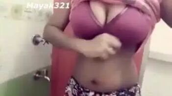 Indian Babe Teases with Her Juicy Tits and Wet Pussy on Cam