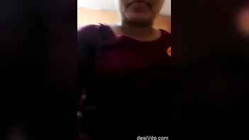 Big-Titted Desi Bhabhi Flashing Her Massive Jugs in Steamy Indian Porn Clip.