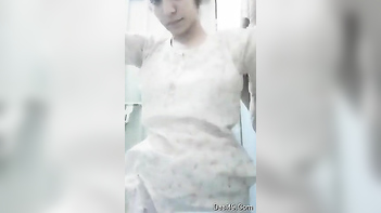 Indian Babe With Droopy Tits Gets Dressed After Mind-Blowing Chudai Session