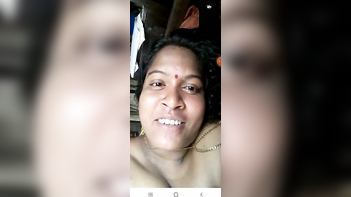 Dehati Chick Shows Off Her Pussy in Steamy WhatsApp Chat Video Call
