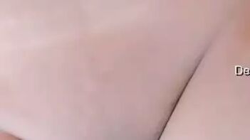 Desi Girl Shows Off Juicy Boobies and Smooth Pussy in Wild Sex Show