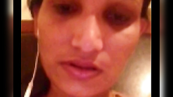 Sizzling Modern Desi Bhabhi From Hyderabad Flaunts Her Big Boobs on Skype!
