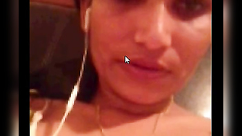 Sizzling Modern Desi Bhabhi From Hyderabad Flaunts Her Big Boobs on Skype!