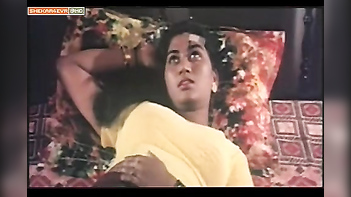 Unbelievable Desi Sex Scene: Tamil Maid Sucking Boss's Boobs in Steamy Videos!