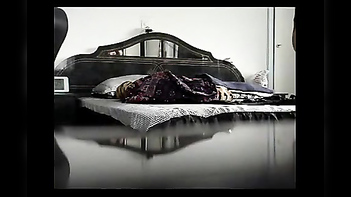Sizzling Desi Sex Video: Sexy Figure Maid Fucked by House Owner!