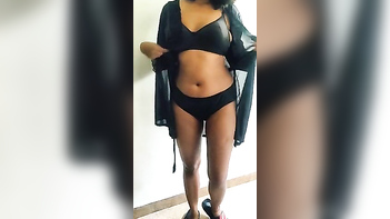Desi Babe Strips, Showing Off Juicy Boobs and Pussy