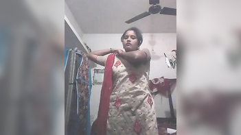 Desi Slut Wife Gets Naked for Lover in Steamy Indian Porn Video.