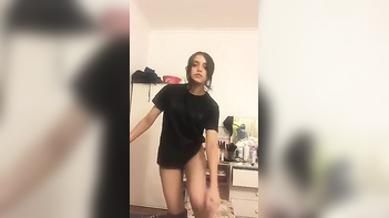 Tamil Teen Flashing Her Juicy Boobs and Tight Ass