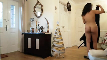 Indian Wife Seducing Pizza Boy, Flashing Her Juicy Boobs, Total Tease!