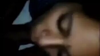 Hot Karnataka Aunty Gives Mind-Blowing Blowjob in Indian Porn Tube Video.