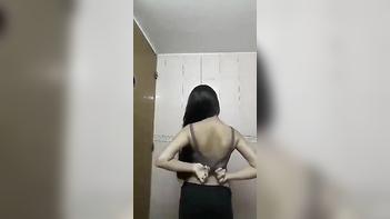 Slutty Long-Haired Tamil Amateur Takes Selfie in Indian Porn Tube Video.
