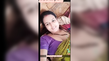 Desi Bhabhi Flashing Her Juicy Tits and Pussy Close-Ups