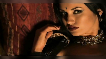 Hot Pakistani Babe from Lahore Twerks Her Juicy Ass on Indian Porn Tube.