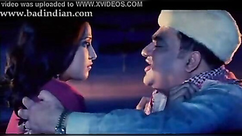 Old Man Ravaging a Teen's Tight Pussy in Hardcore Indian Porn Video.