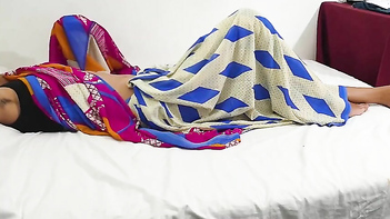 Sri Lankan School Teacher’s Saree Pussy Licking Action is Fucking Hot and Wet