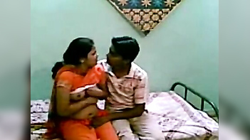 Erotic and Sensual Sex Video of Desi Indori Couple - An Unforgettable Experience!