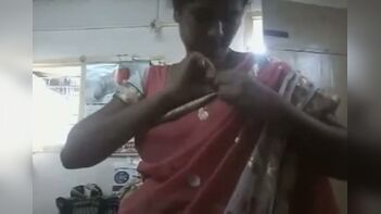 Sizzling Desi Aunty Stripping Clothes One by One - An Unforgettable Experience!