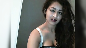 Desi Mom Engages in Steamy Sex with Local Guy An Unforgettable Experience