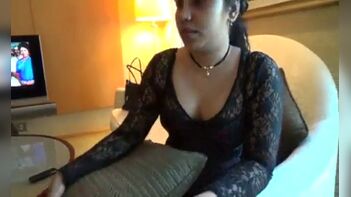 Exclusive Desi Escort Girl Reveals Her Face for the First Time