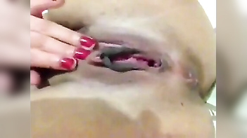 Saucy Aunty - Watch Her Masturbate Live for Her Adoring Fans!