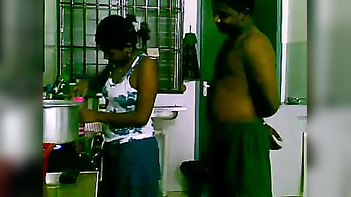 Tamil Couple's Steamy Kitchen Sex Session - Desi Style!