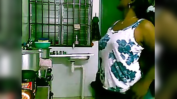 Tamil Couple's Steamy Kitchen Sex Session - Desi Style!