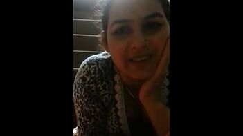 Hot Desi Sex Mature Bhabhi Sending Love To Her Husband
