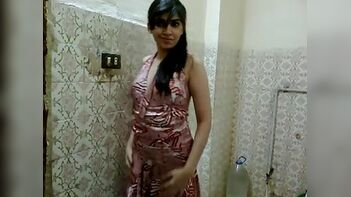 Pakistani Solo Teen Babe Madiha Khan Sex Scandal