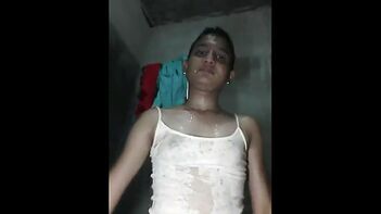 Bangladeshi XXX Porno Sexy Girl Bushra Bathing