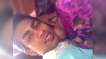 Lucknow University Young Amateur Couple Sex MMS